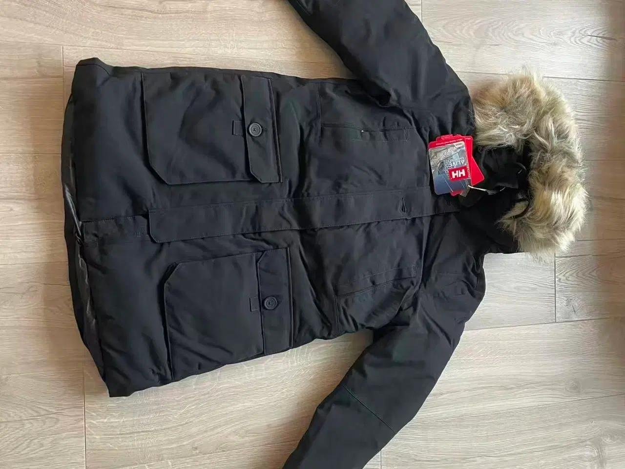 Billede 1 - Helt ny Helly Hansen dame parka