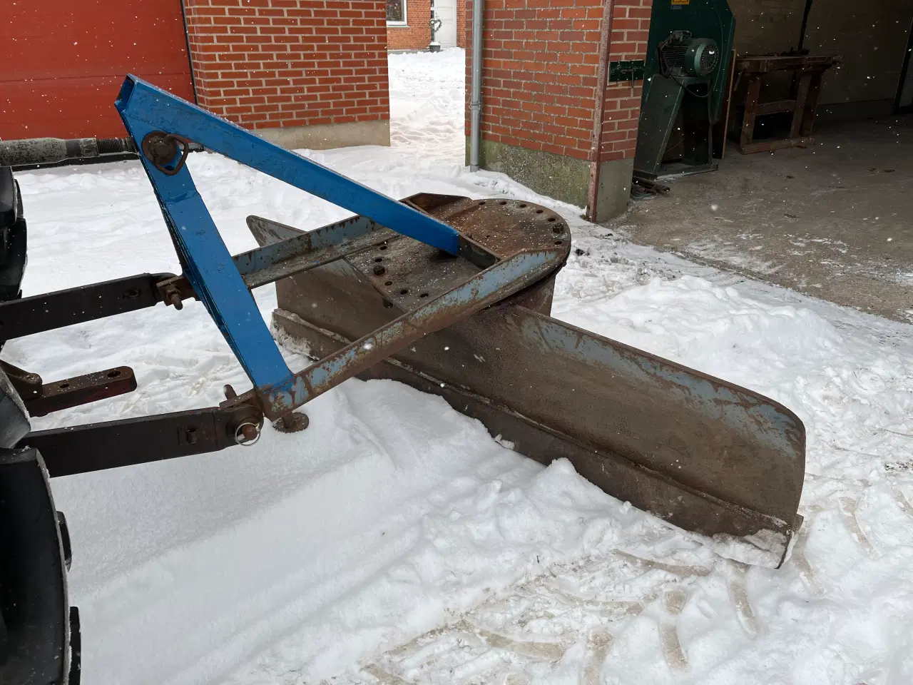 Billede 1 - Sneskraber/dåseblad sælges