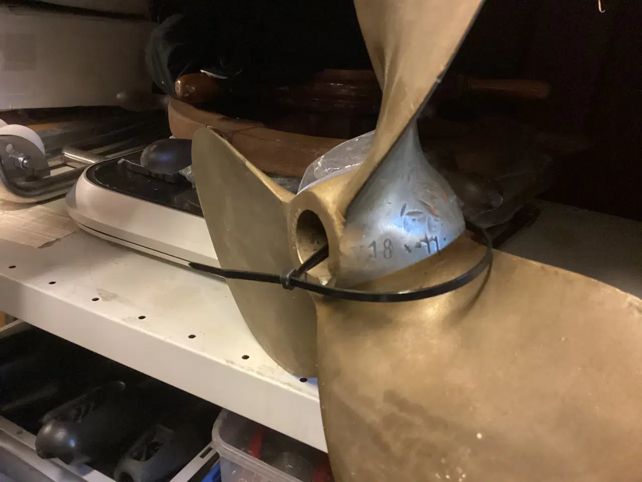 Billede 1 - Messing skruer evt. til pynt