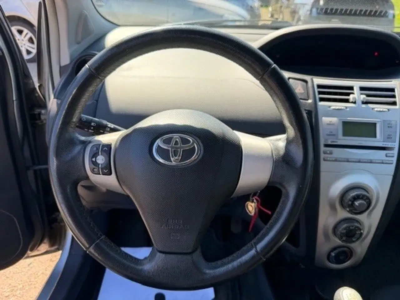 Billede 14 - Toyota Yaris 1,3 Luna