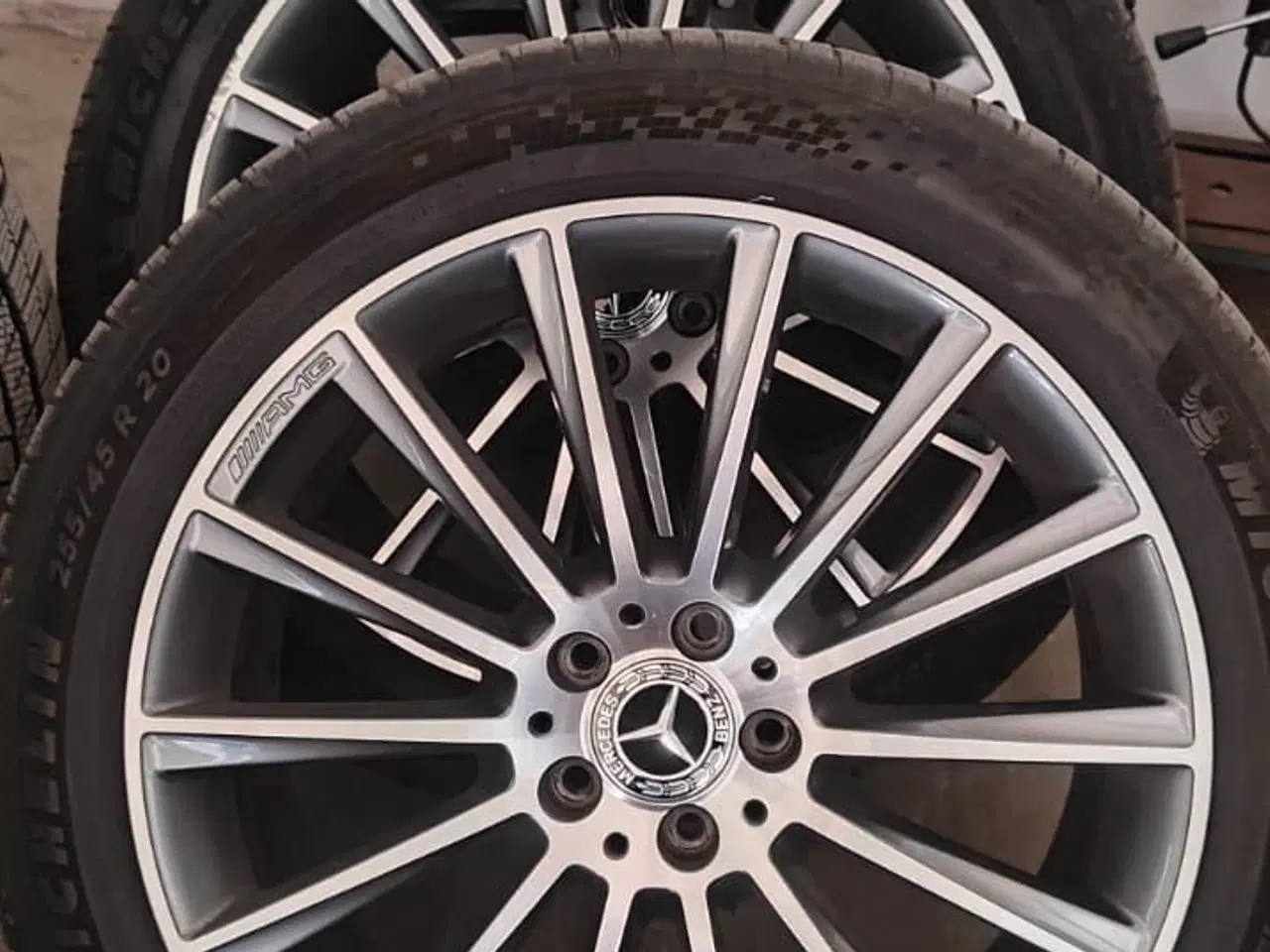 Billede 4 - 20” Mercedes AMG fælge (SUV) med gode Michelin dæk