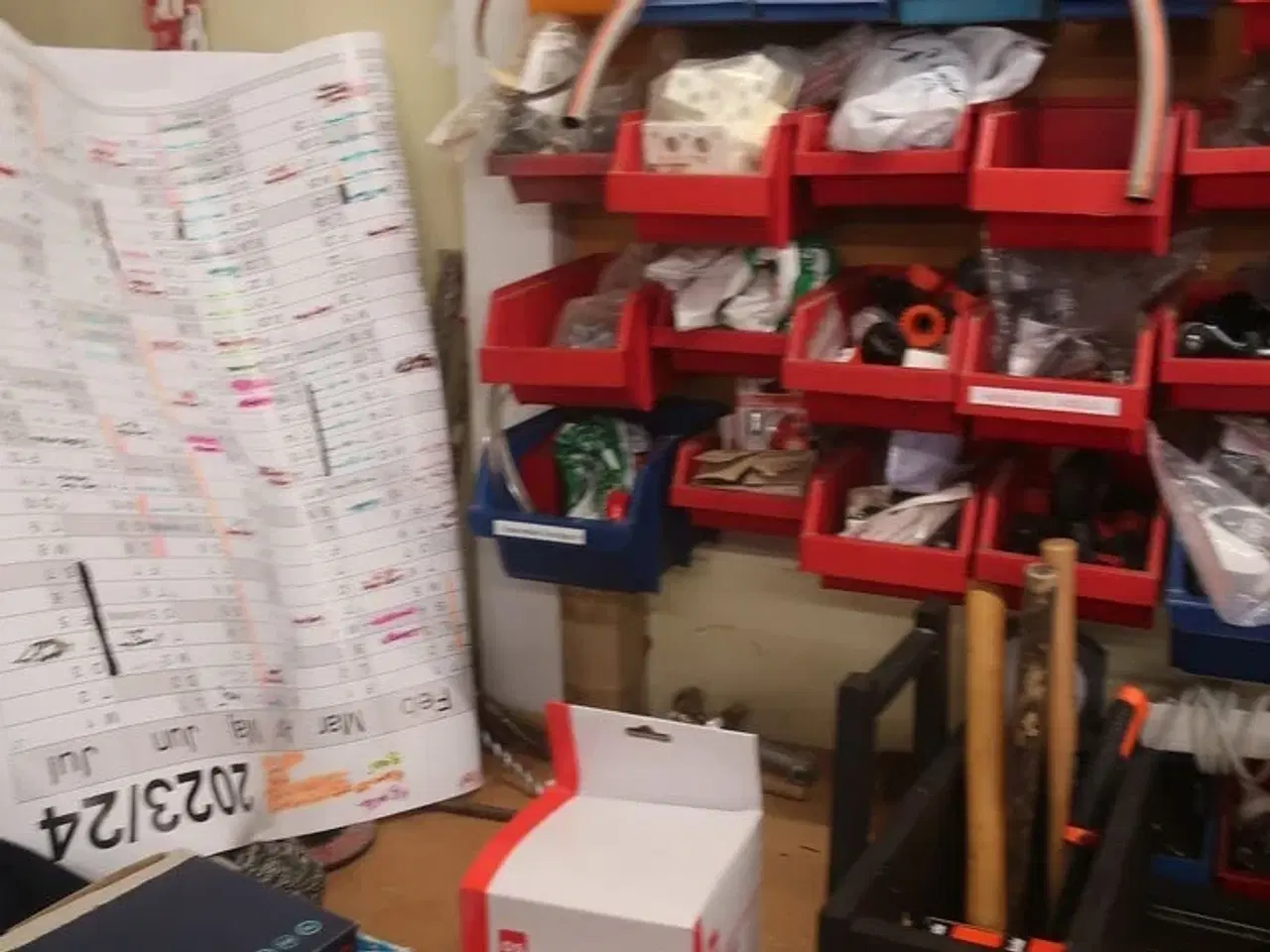 Billede 99 - Ryd hele værkstedet for løse dele