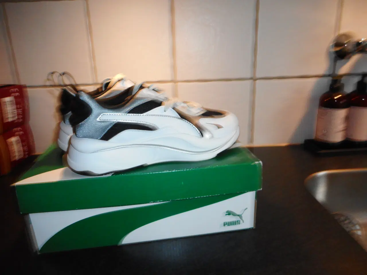 Billede 3 - sportssko som nye