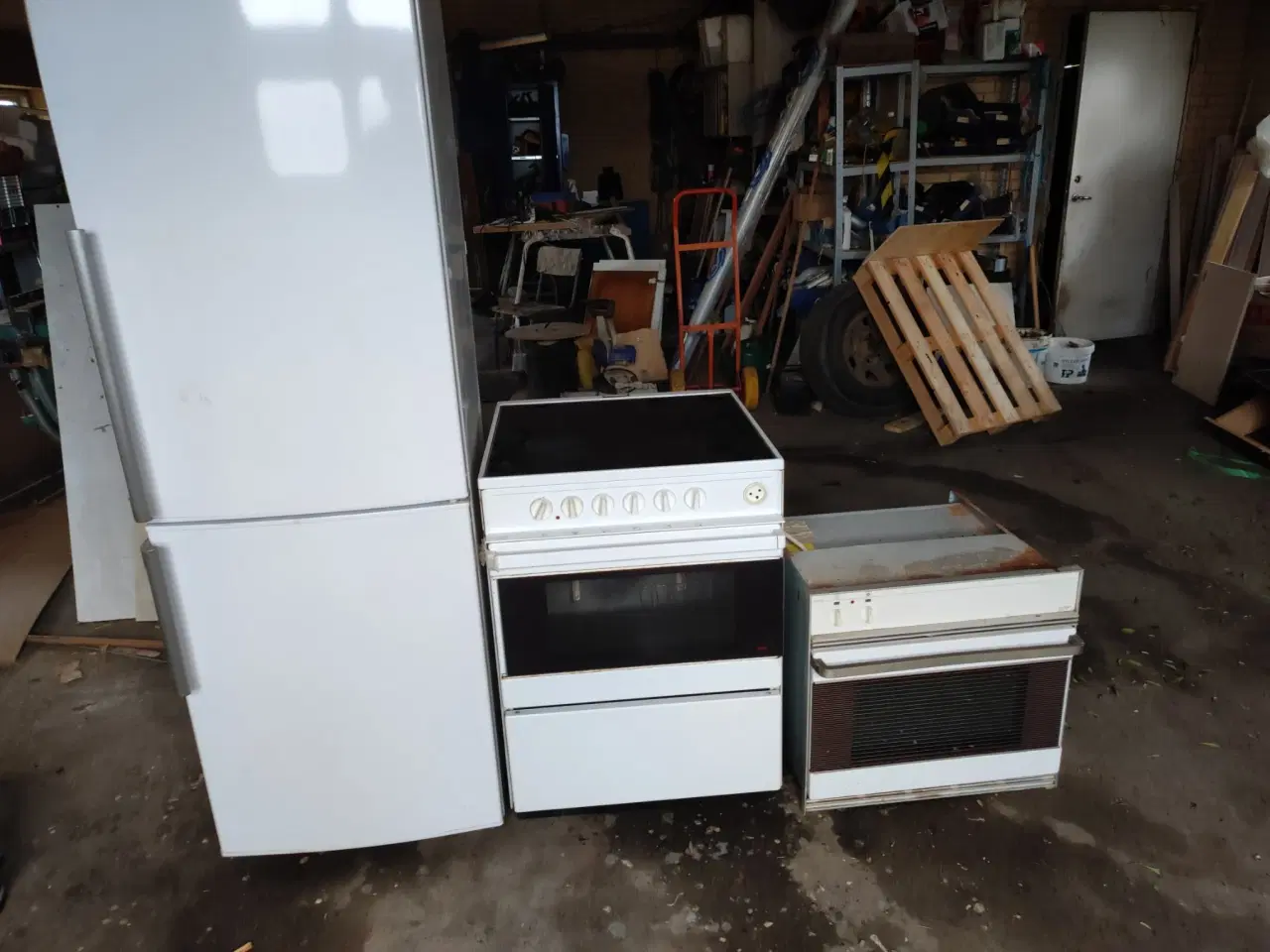 Billede 1 - Kølefryseskab, ovn og komfur