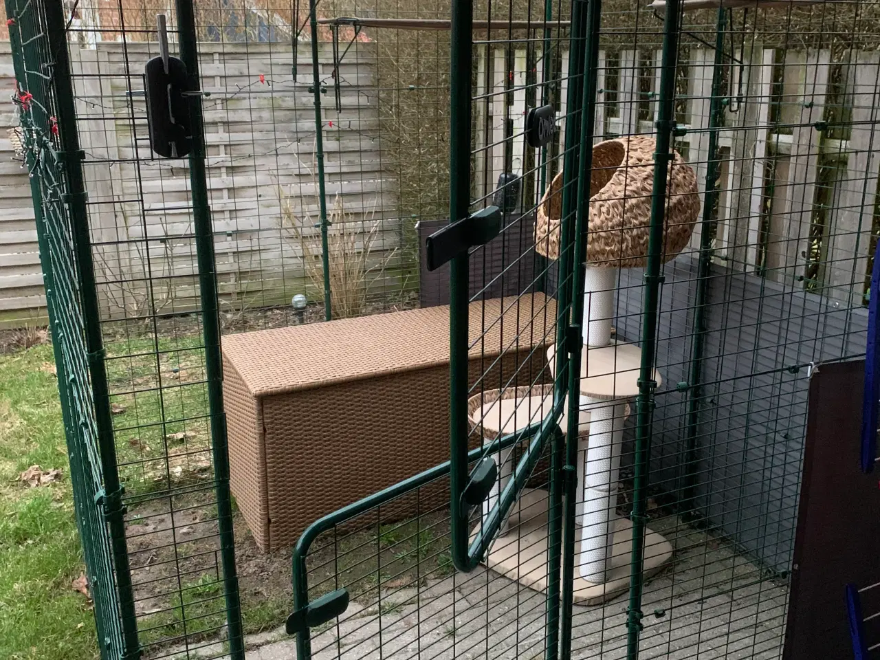 Billede 2 - Kattebur voliere pressening 3 hylder pløkker Omlet