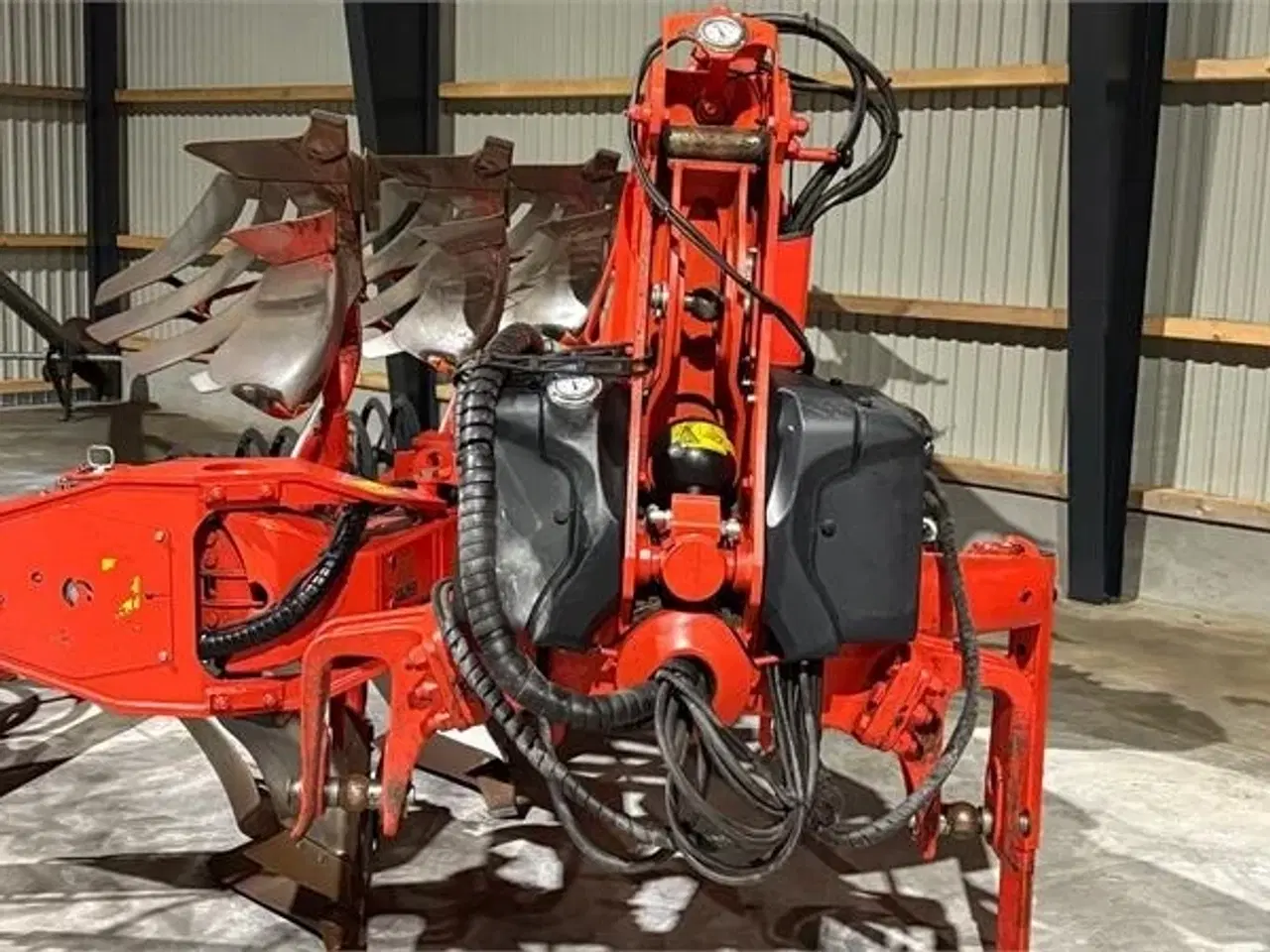 Billede 2 - Kuhn Varimaster L Med pakker på - plovet 500 ha