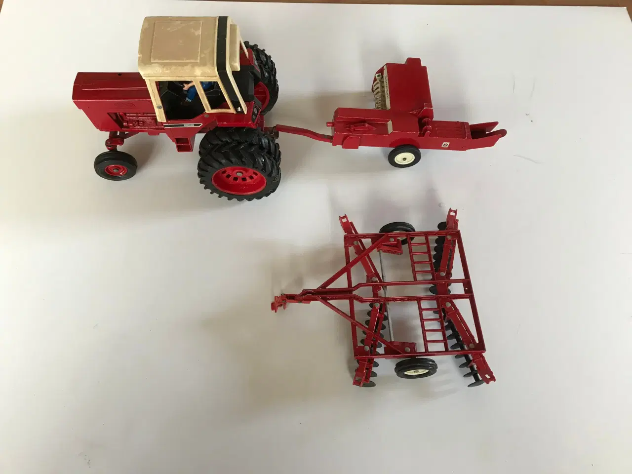 Billede 1 - Traktor model med tilbehør