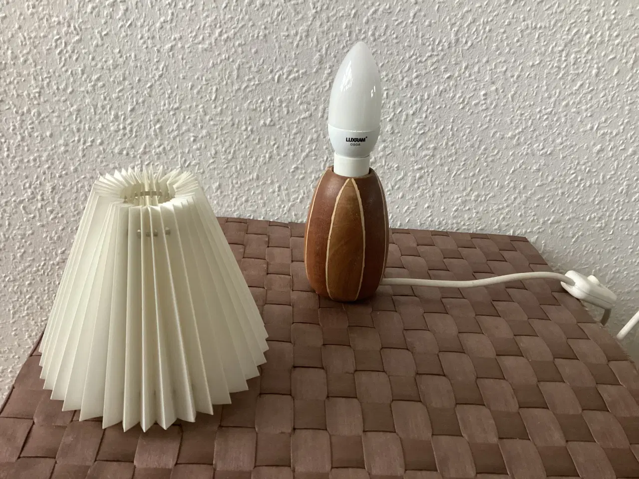 Billede 1 - Lille teak bordlampe