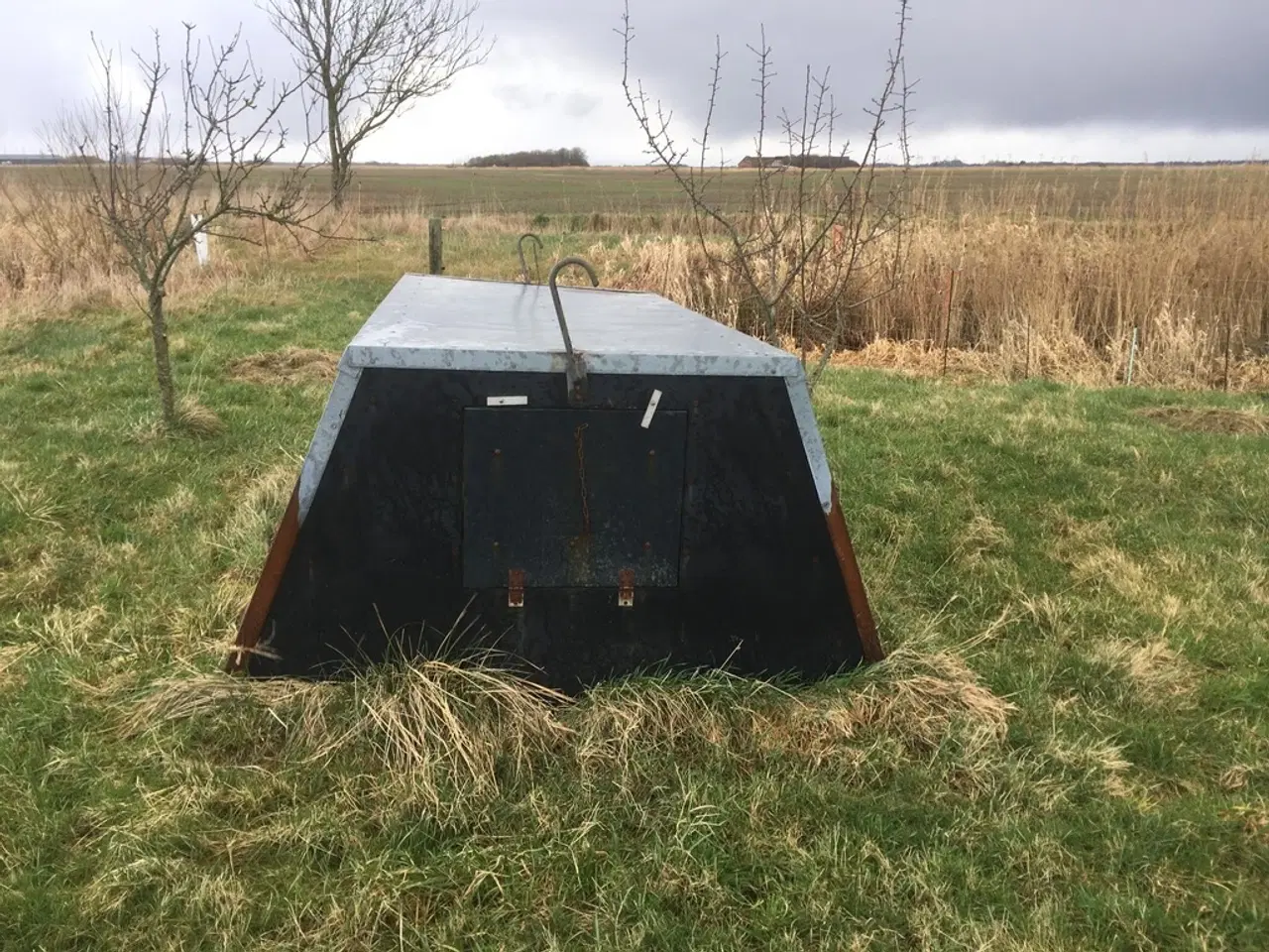 Billede 3 - Firkantede grisehytter sælges