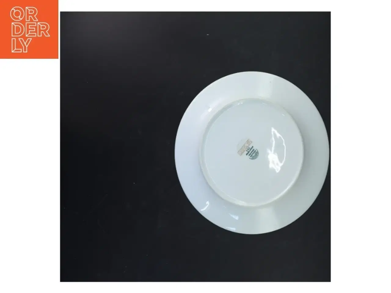 Billede 3 - Porcelænstallerken med blomsterkant (str. Ø 26 cm)