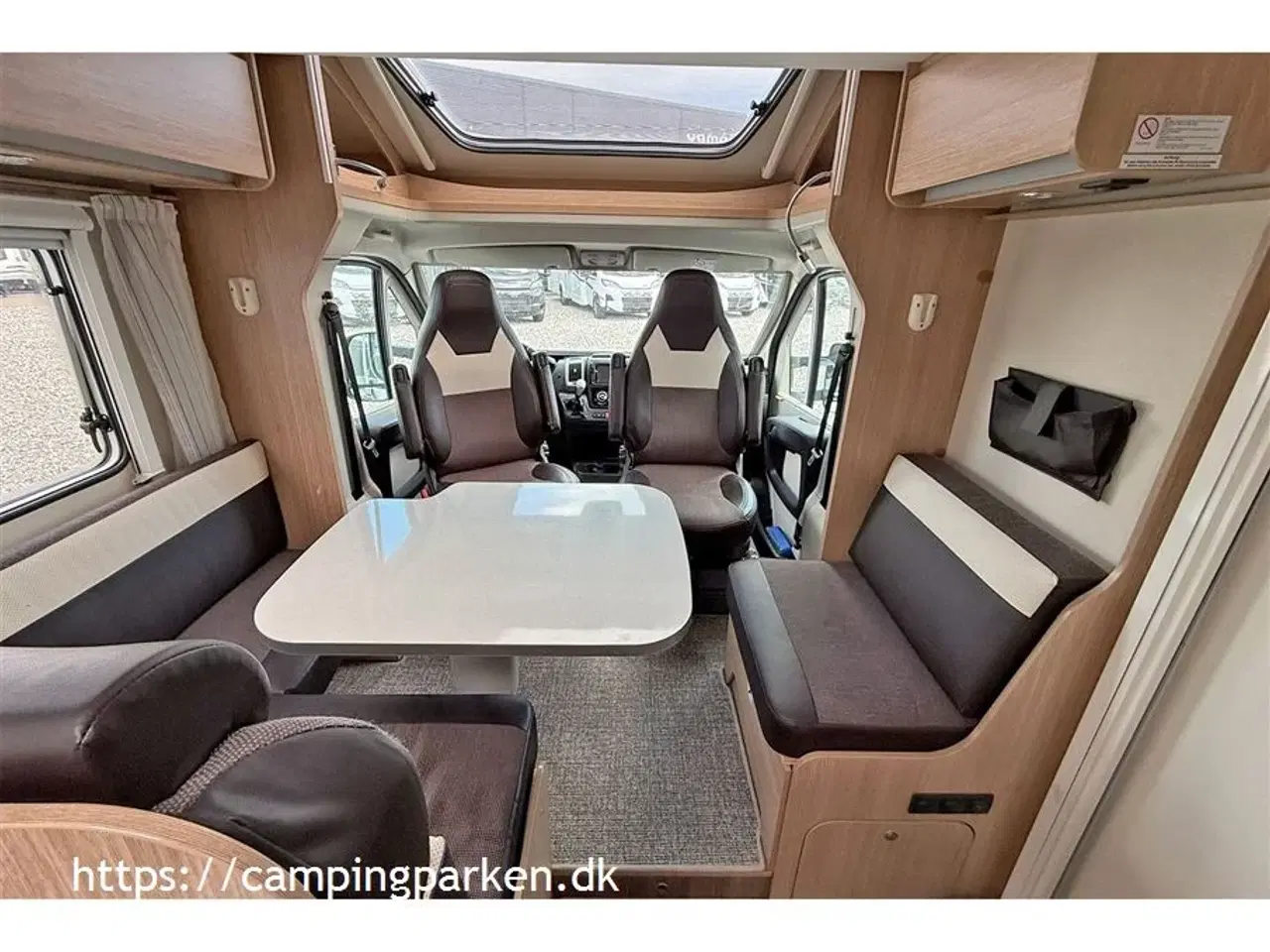 Billede 3 - 2017 - SunLight   Brugt autocamper med queensbed, sænkeseng og automatgear