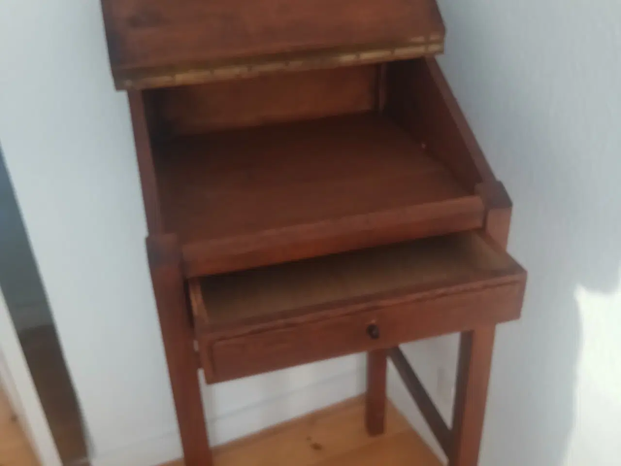 Billede 1 - Skrivepult 