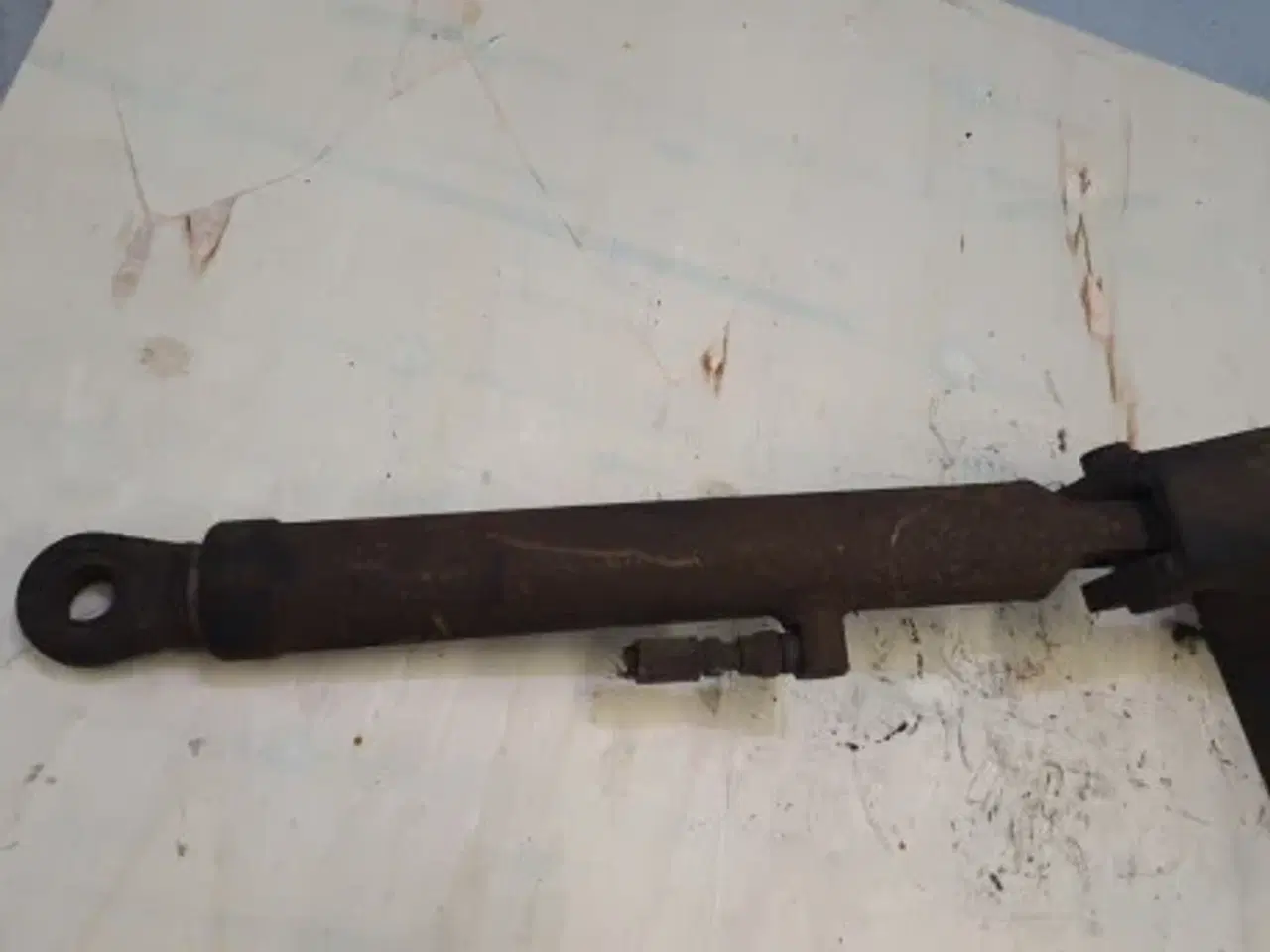 Billede 2 - Ford 7740 Hjælpcylinder F0NNE553CF11B