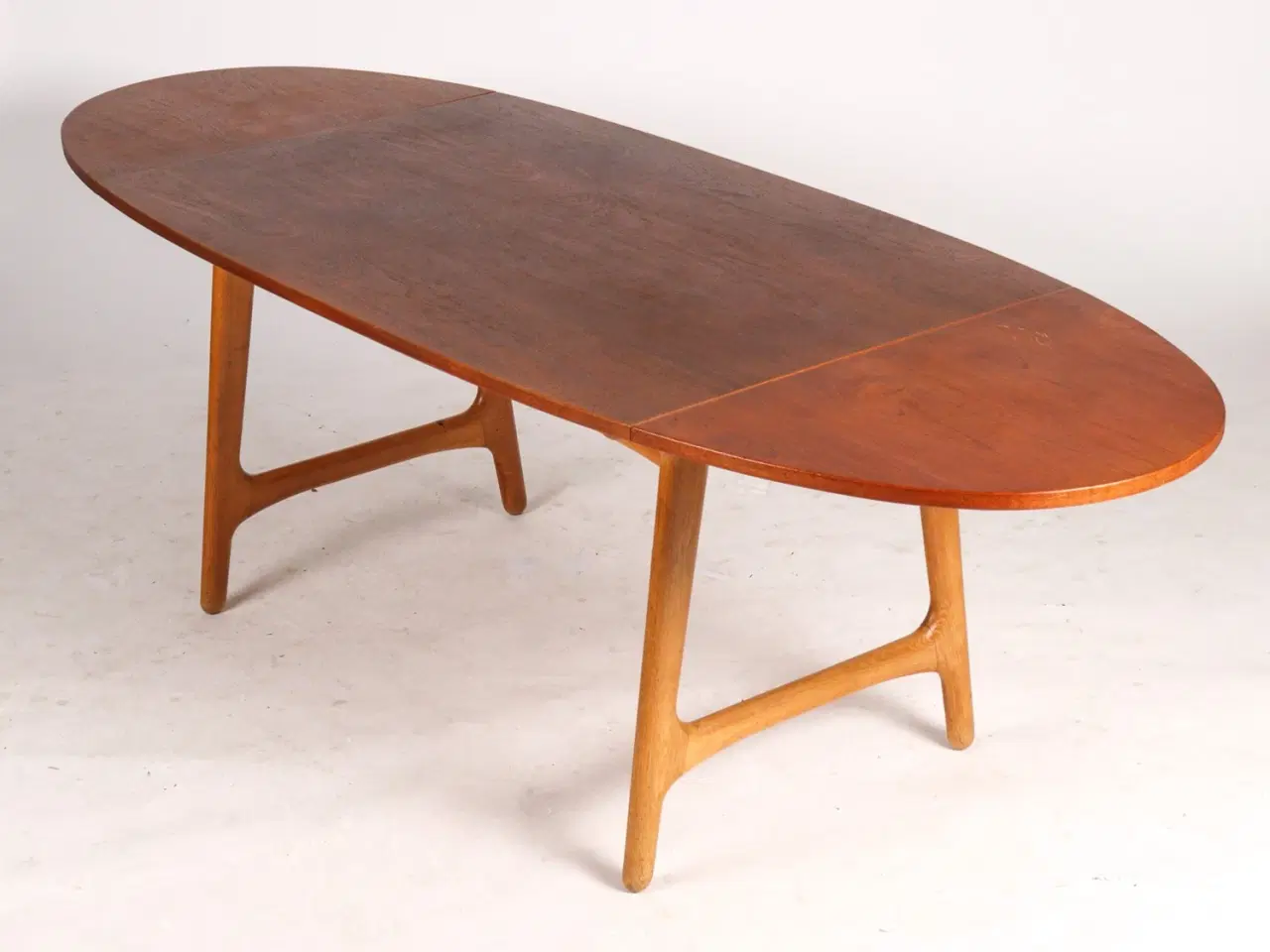 Billede 2 - Et pænt spisebord