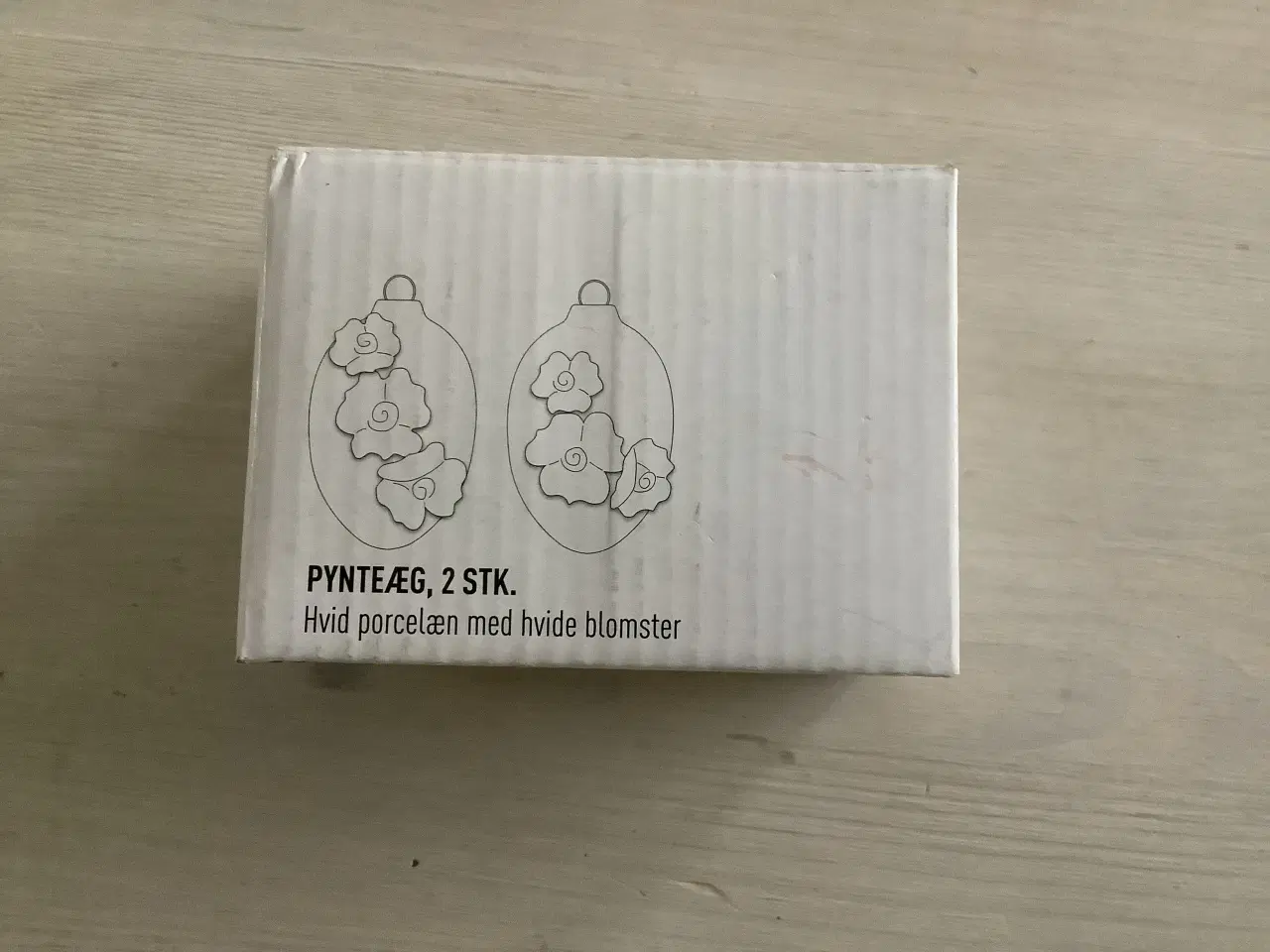 Billede 3 - Påskepynt porcelænsæg hvid med blomster 2 stk 