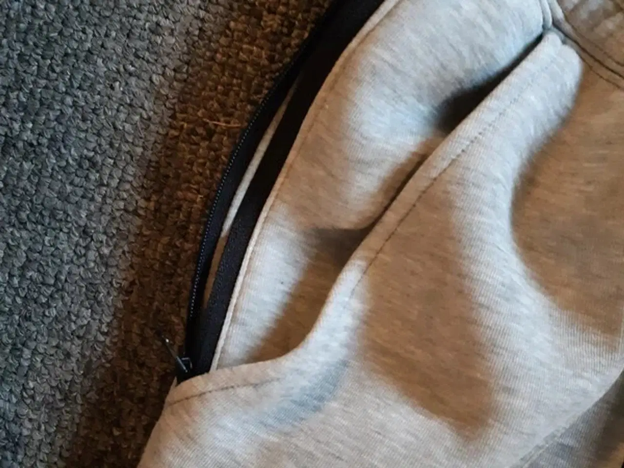 Billede 5 - Str. S. Nike Tech fleece  Dame model.