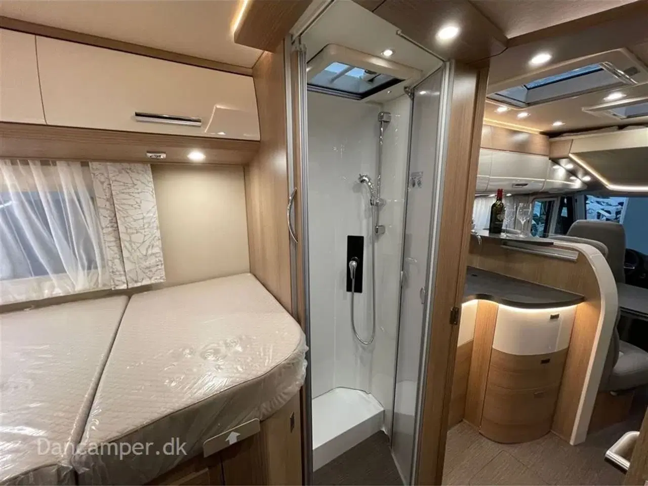 Billede 32 - 2026 - Carthago c-tourer I 145 LE   Design og komfort når det er bedst! MERCEDES 170 Hk, 9-trin aut.gear, adaptiv fartpilot,  4,2/4,5 tons totalvægt