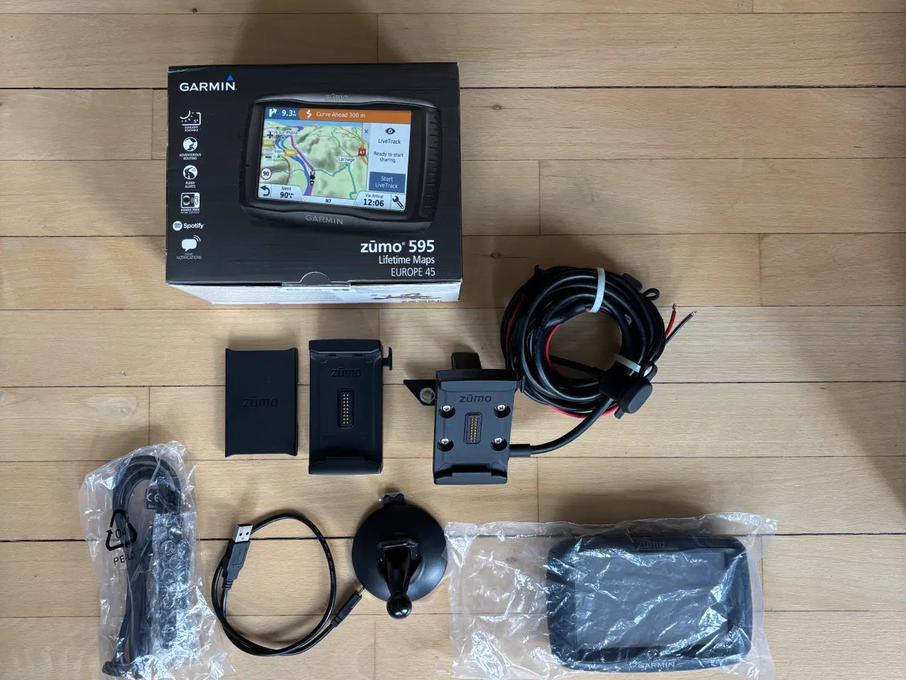 Billede 1 - Garmin Zūmo 595 EUROPE 45 Lifetime Maps.