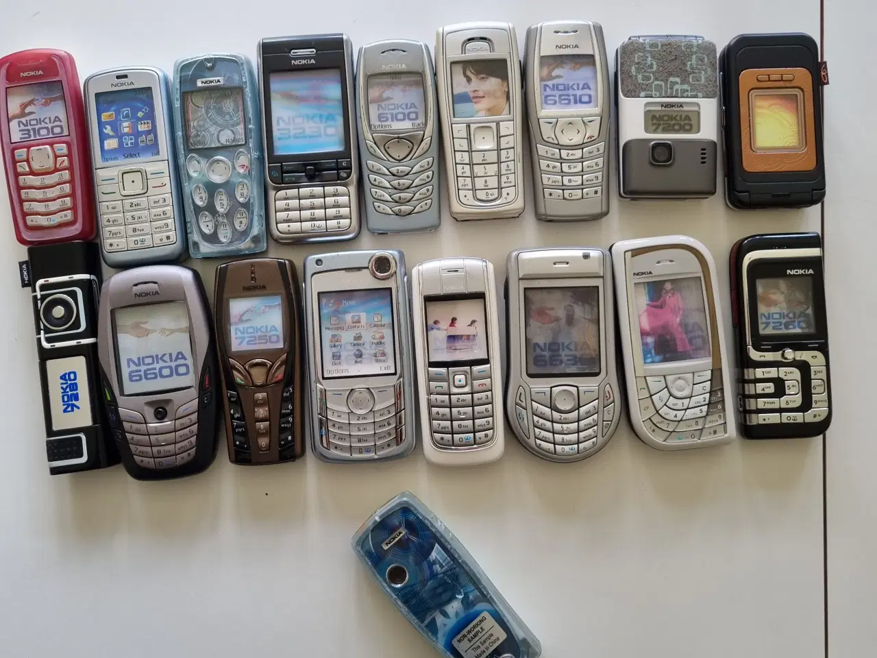 Billede 9 - Nokia mobiltelefoner fra udstilling.