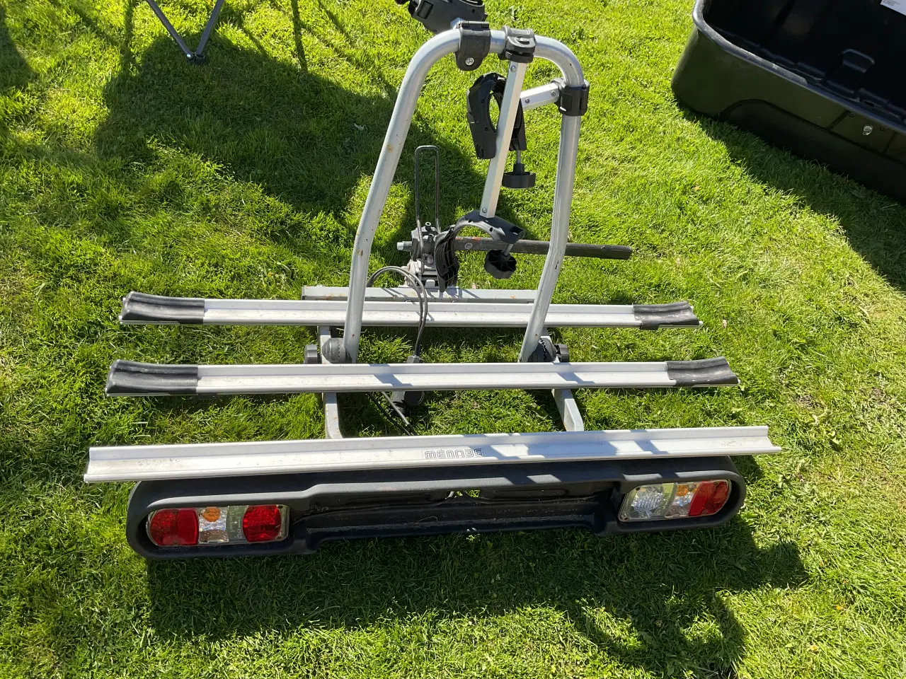 Billede 2 - Cykelstativ til tre cykler med/uden boks