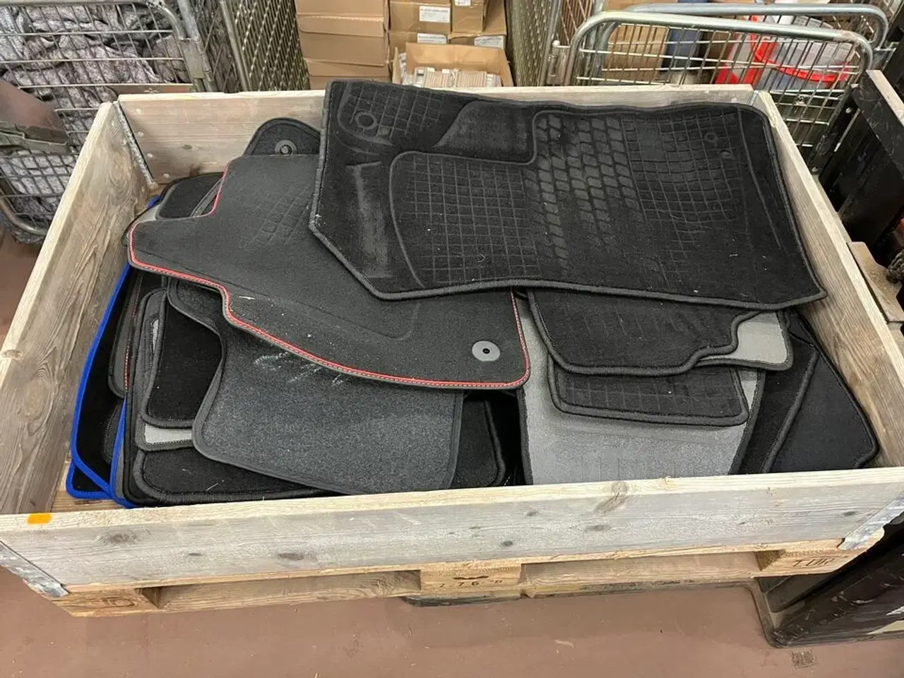 Billede 1 - 30 stk. bilmåtter, ass. Farver og størrelser