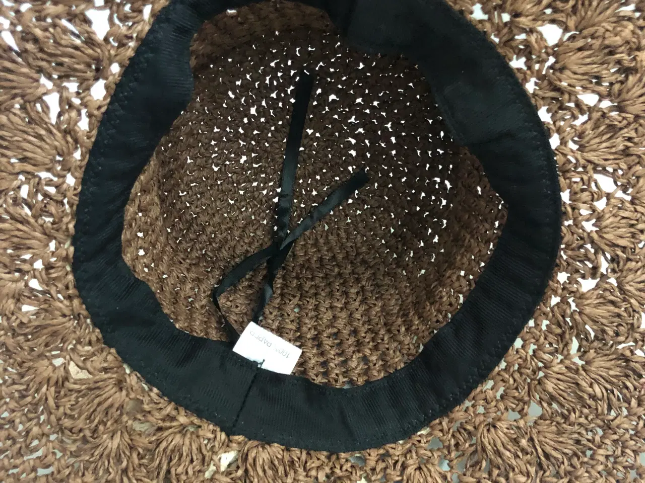 Billede 12 - Sommerhat i brun og med beige kantbånd 