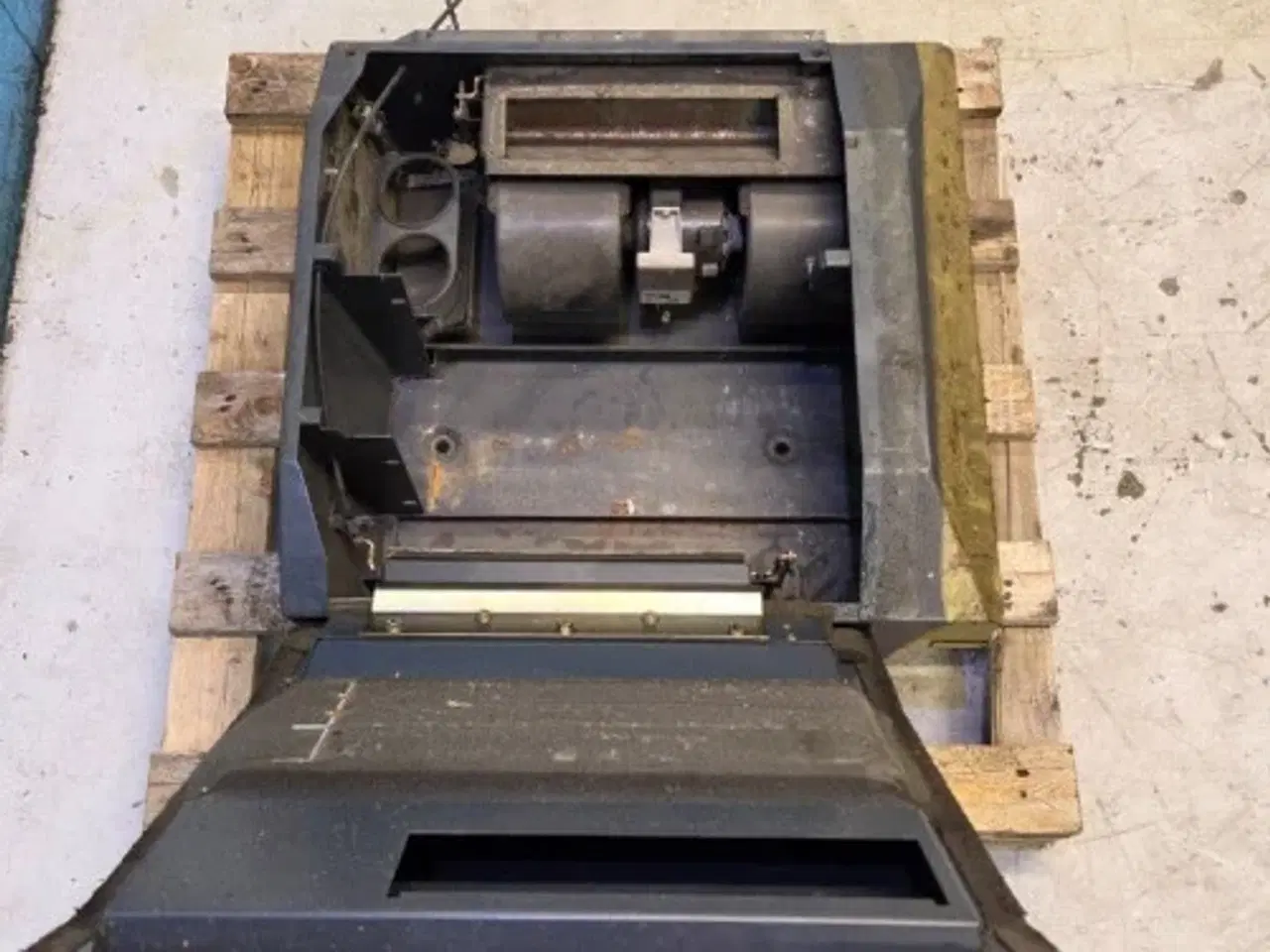 Billede 8 - New Holland TF78 Konsollen Til Instrumentbrættet 84015371