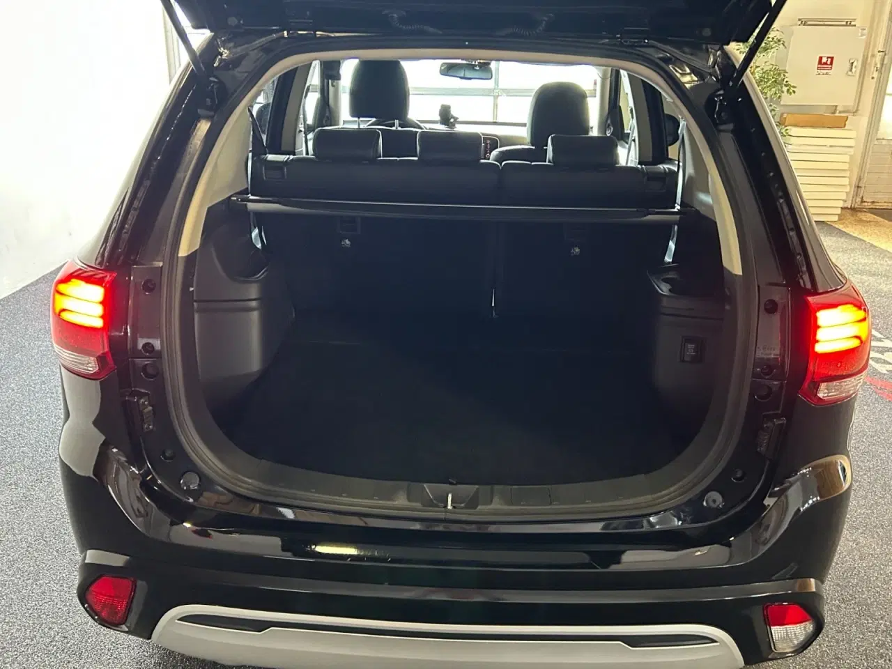 Billede 4 - Mitsubishi Outlander 2,4 PHEV Invite CVT 4WD