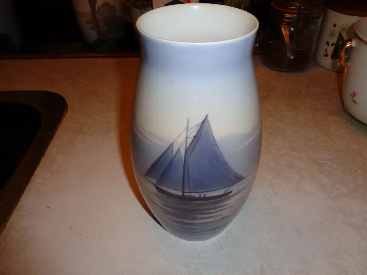 Billede 1 - kgl vase