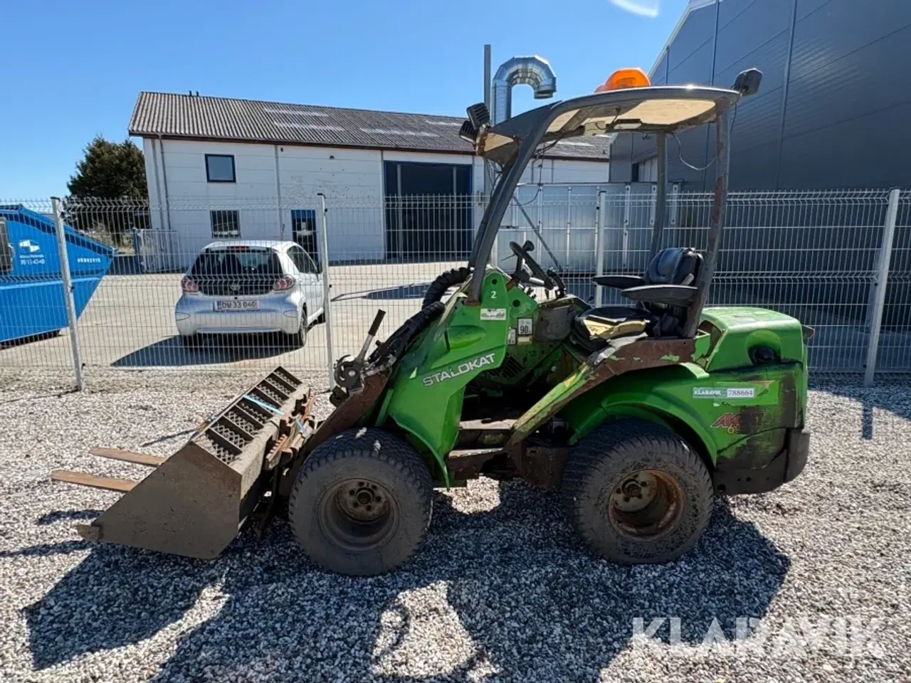 Billede 2 - Minilæsser Avant 365 staldkat med skovl og gafler