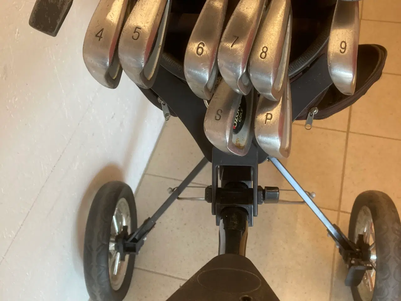 Billede 2 - Golfsæt med. vogn, BB, Køll. jern mm.