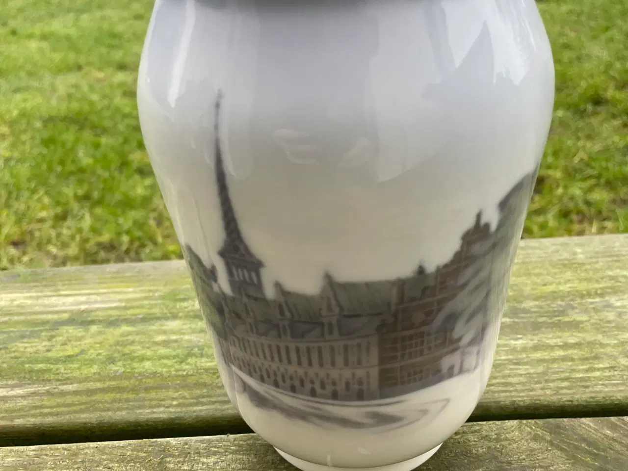 Billede 1 - Vase Royal Copenhagen motiv Børsen med Spir