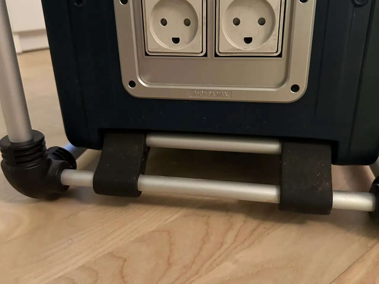 Billede 3 - Bosch Jobsite Radio with Battery Charger and Power