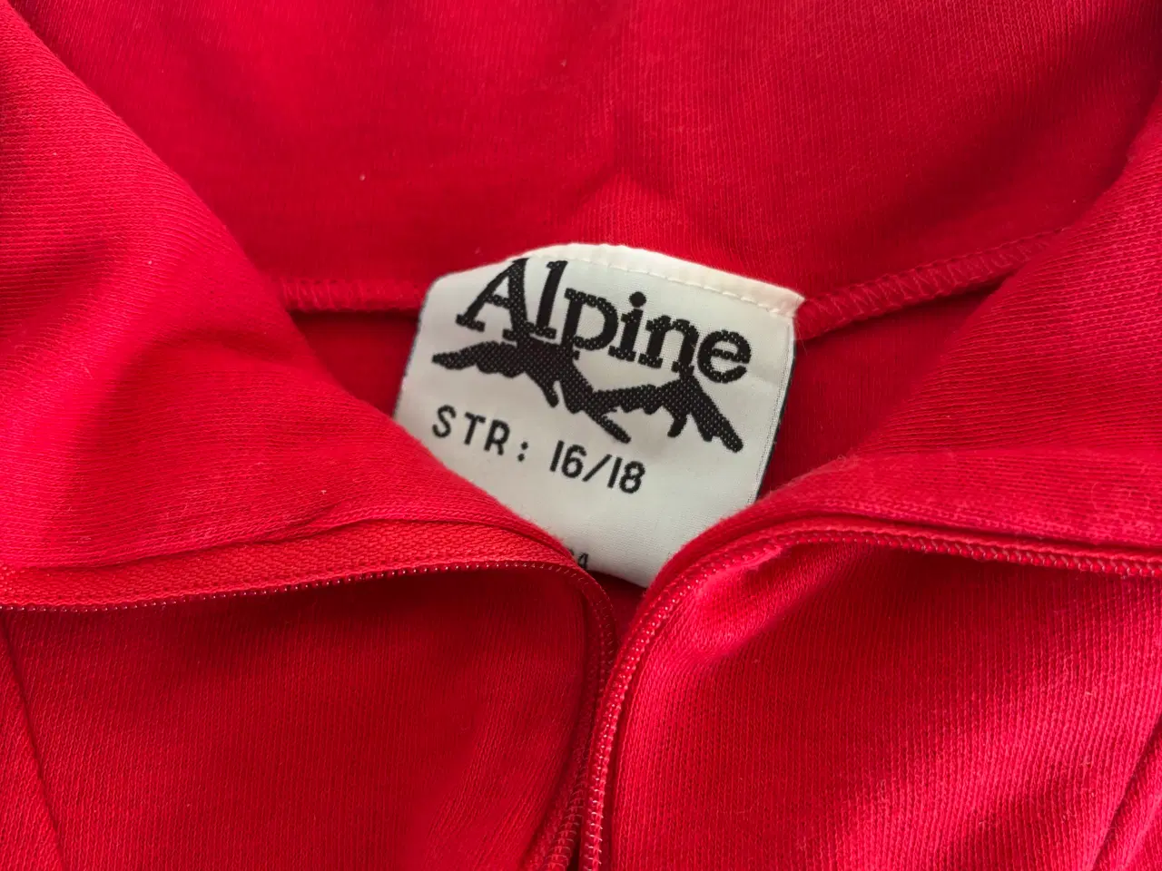 Billede 2 - Sportstrøjer str M/ L