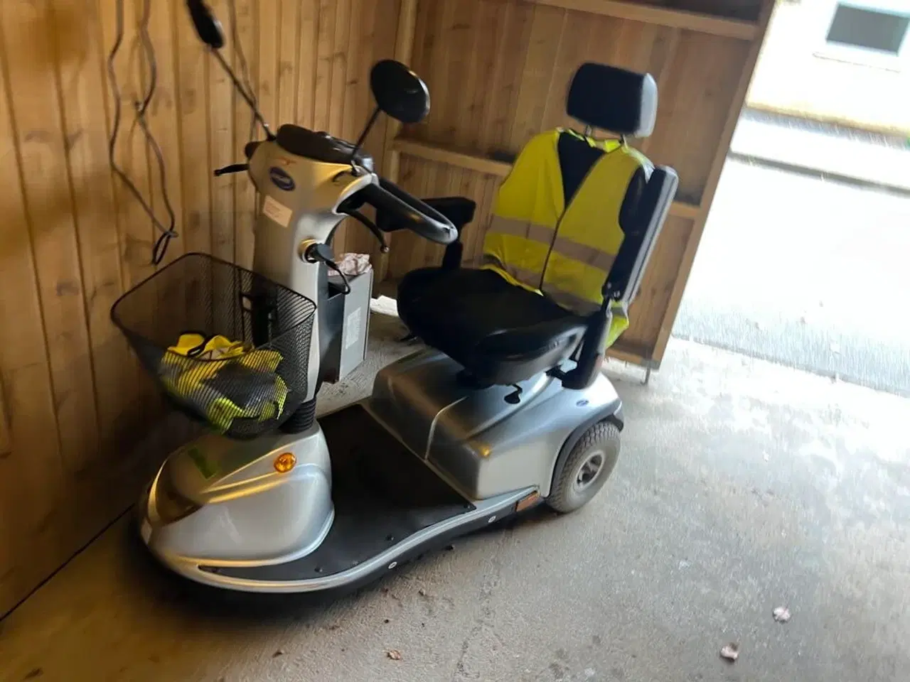 Billede 1 - Elcooter INVACARE Comet inkl. lader