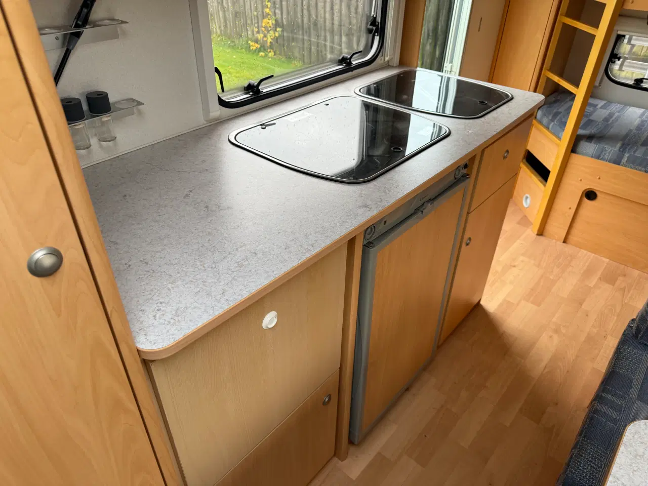 Billede 6 - 2005 Knaus sport 500. Køje