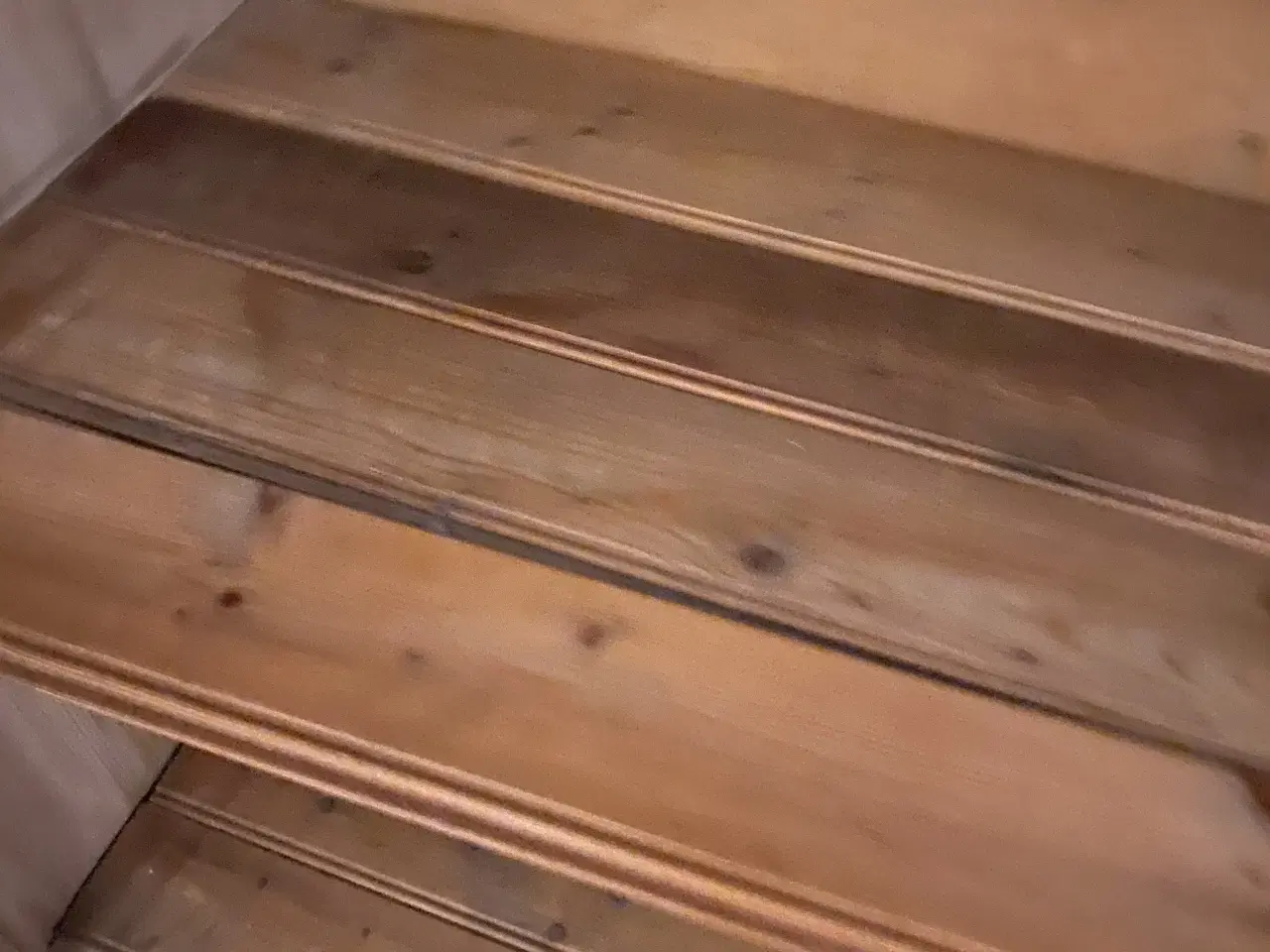 Billede 4 - Gammel reol/skab 