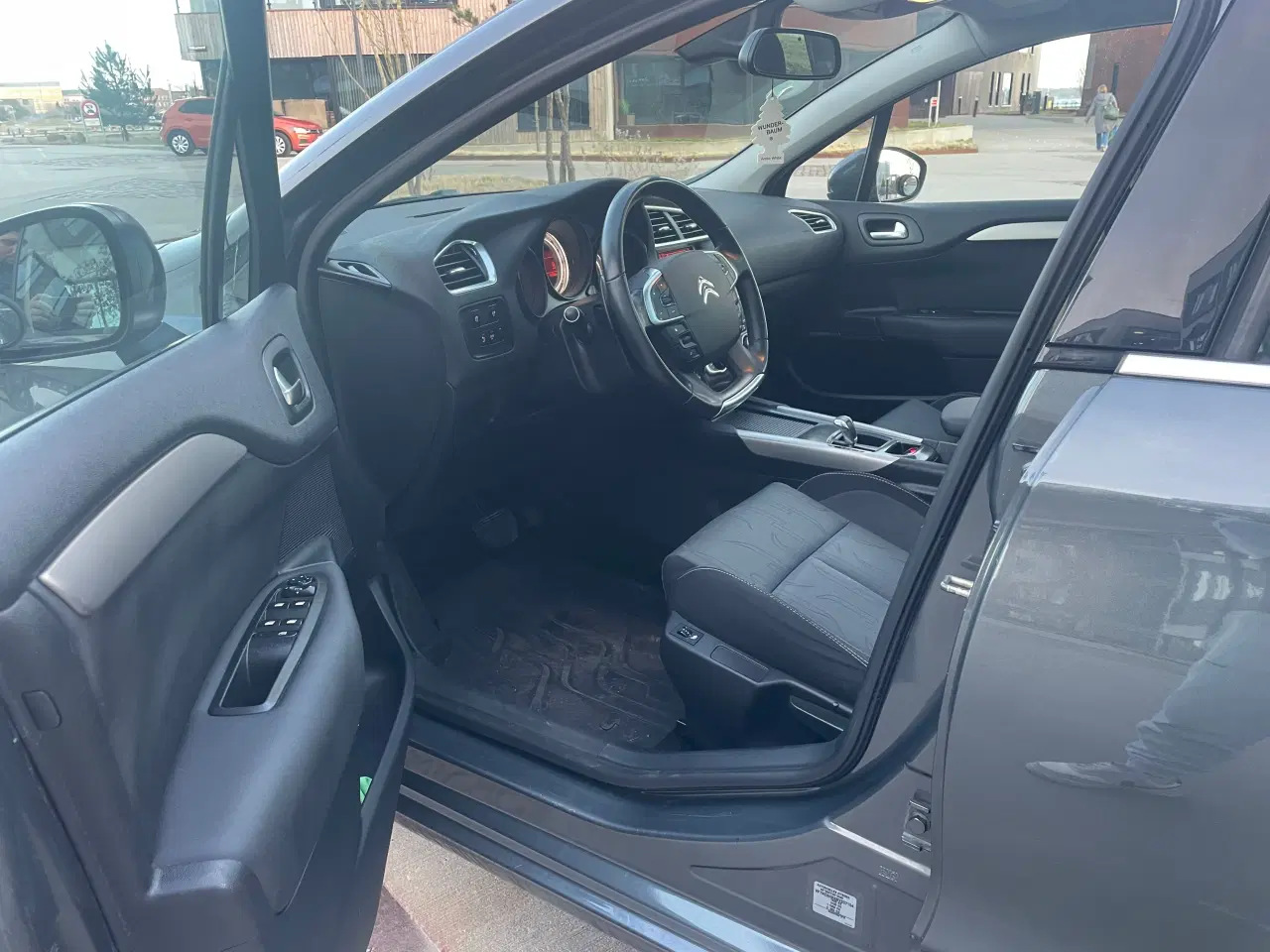 Billede 15 - Flot velholdt nysynet c4 automatgear