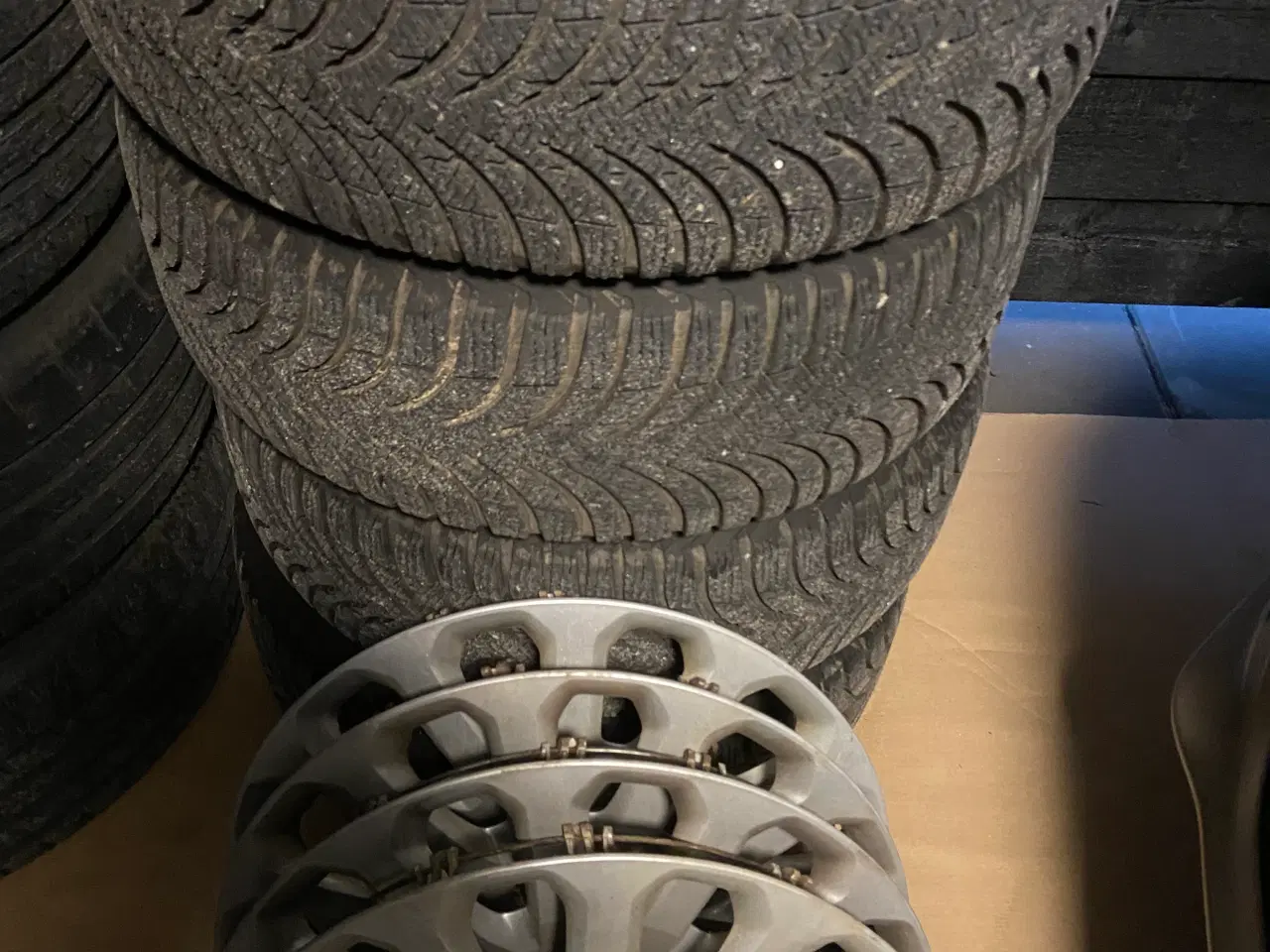 Billede 2 - 4 stk 16” stålfælge+Michelin195/50/16R +ford hjulk