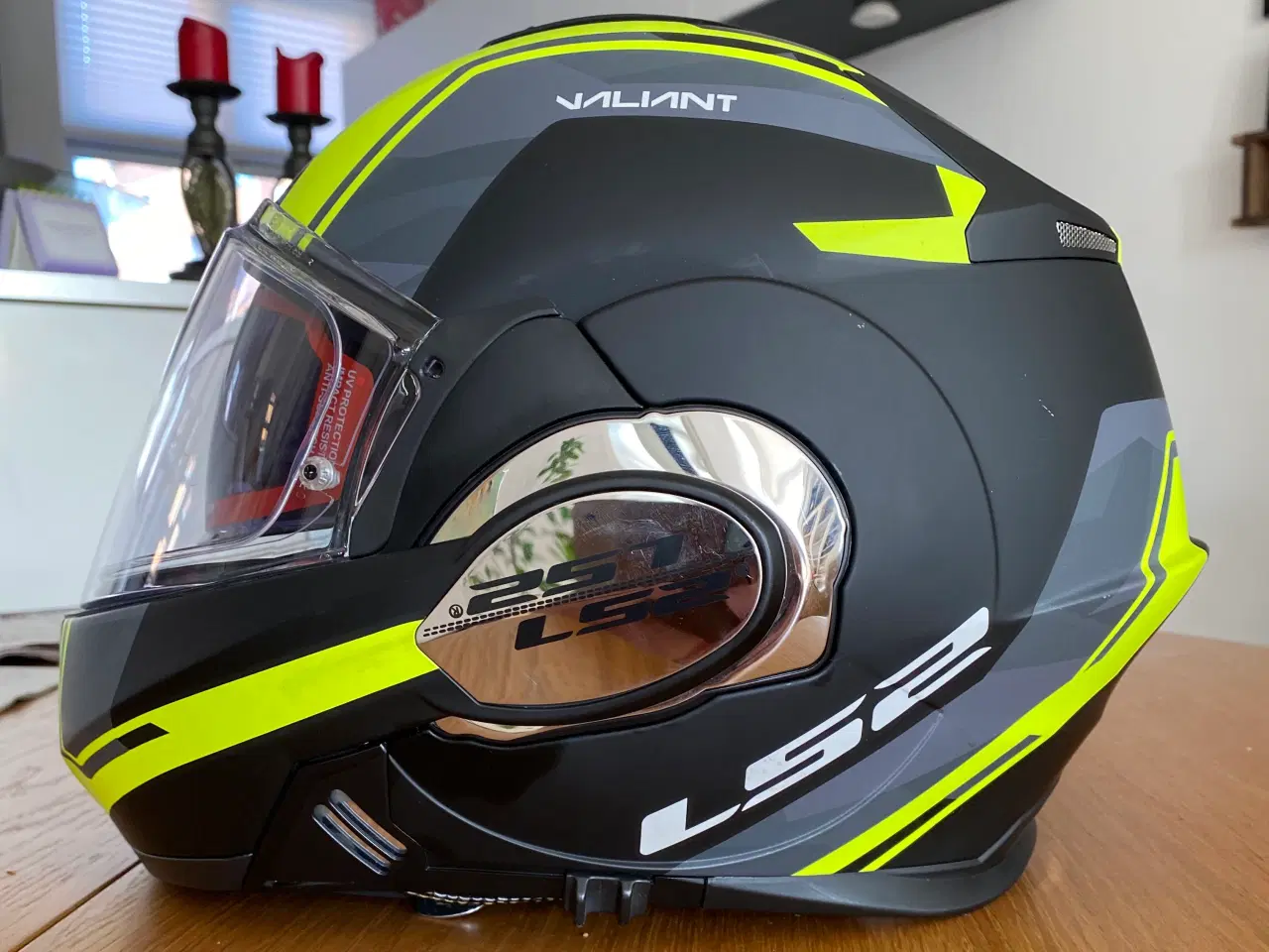 Billede 3 - Motorcykelhjelm m. Solskærm