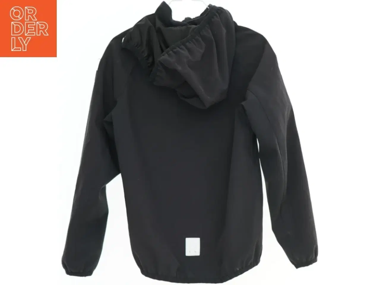 Billede 2 - Sort softshell jakke med hætte fra Reima (str. 134)
