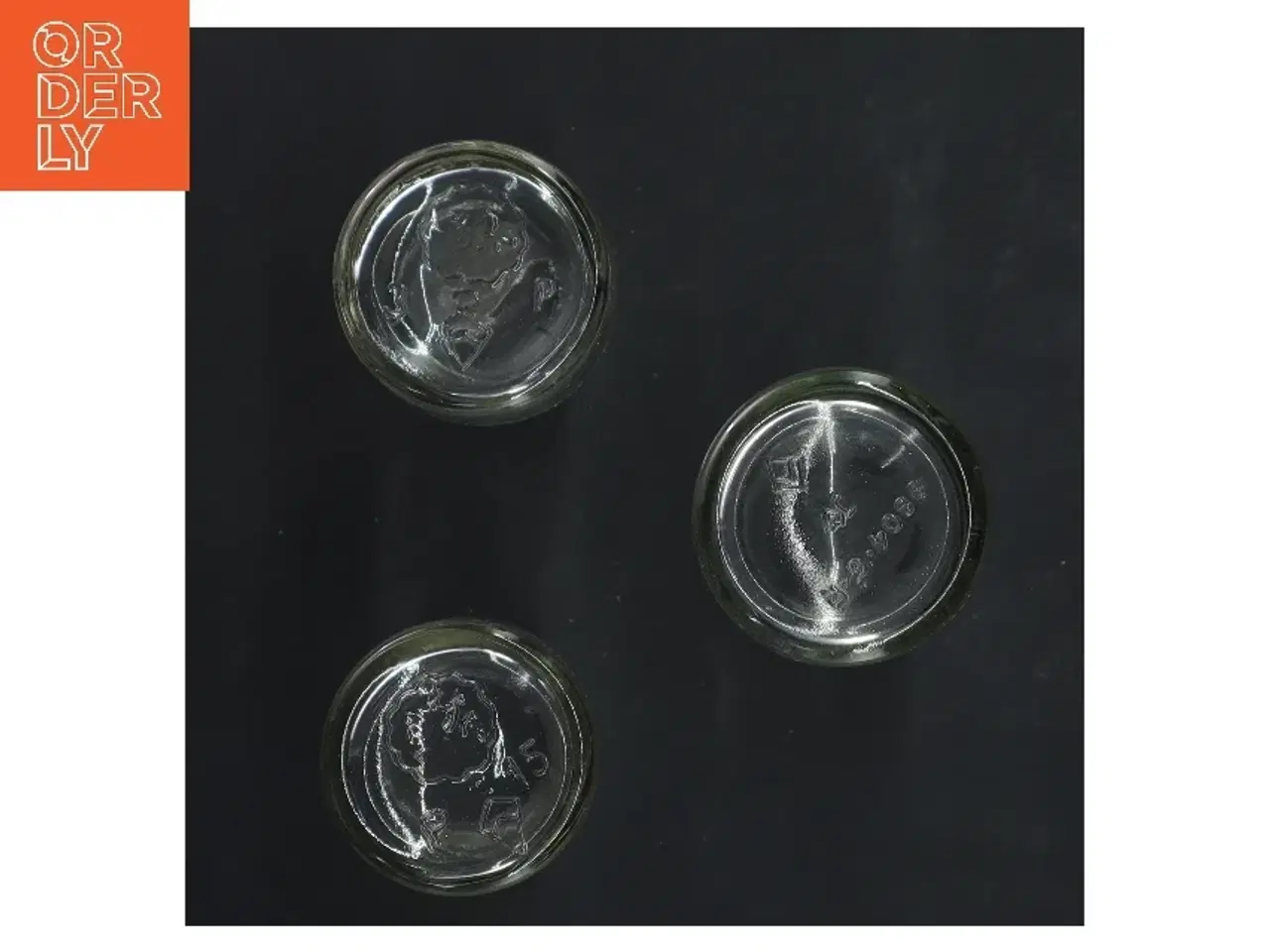 Billede 2 - Tre små glasflasker (str. 3 stk Ø 4 cm længde 12,5 & & 12,518 cm)