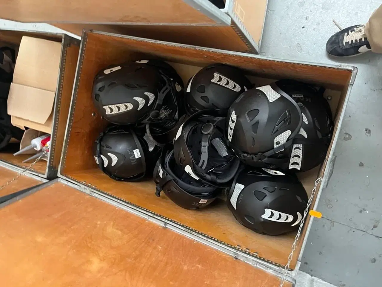 Billede 2 - Faldsikring, hjelme, værktøj mv.  KASIK