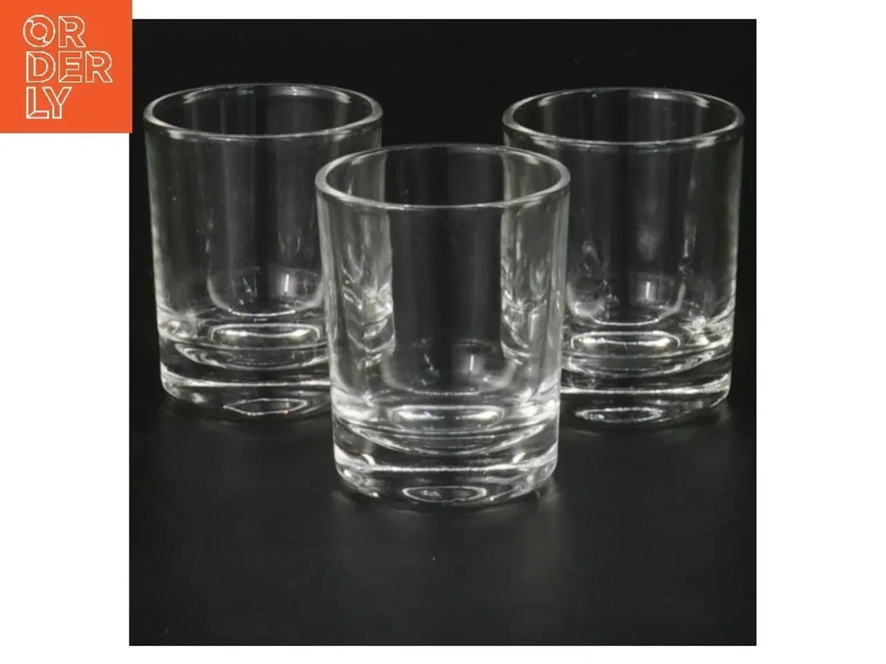 Billede 1 - Små glas (str. 3 stk Ø 4,5 cm længde 4,5 cm)