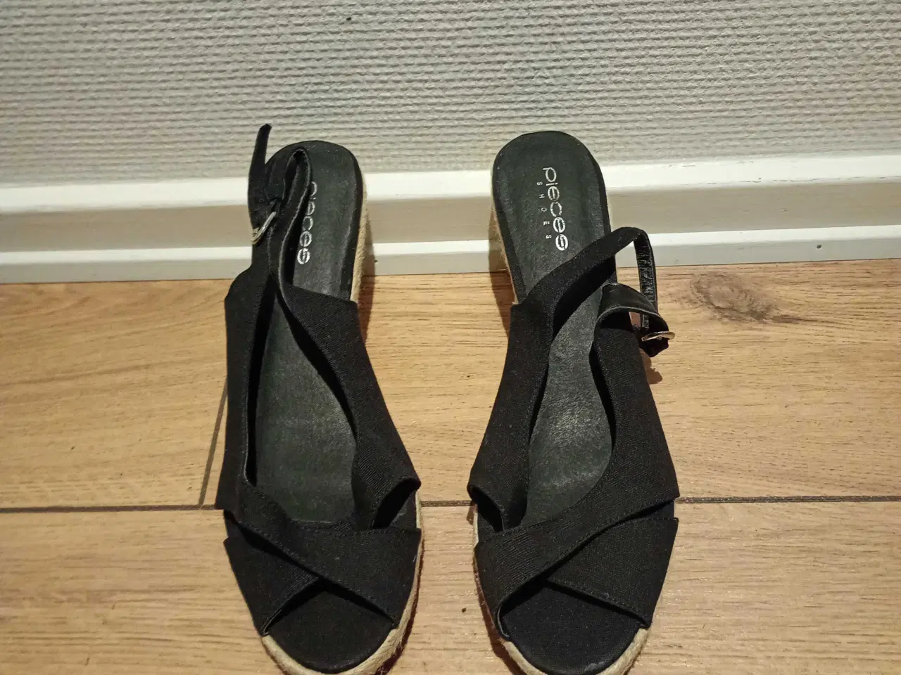 Billede 4 - Fine damesandaler, PIECES SHOES, str. 41.