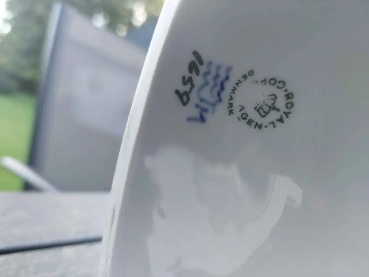 Billede 3 - Dreng på sten