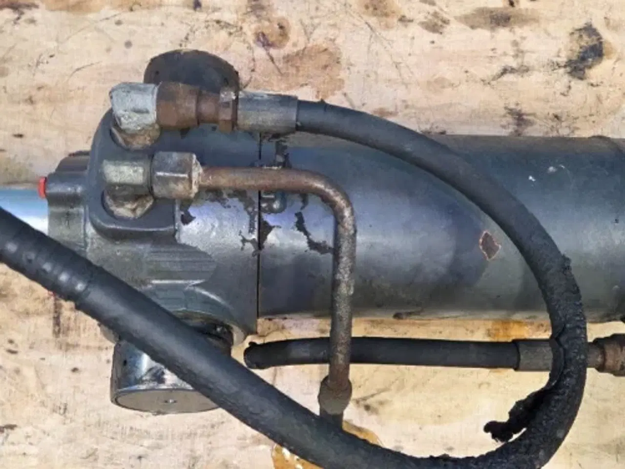 Billede 4 - New Holland LB115B Cylinder 87315529