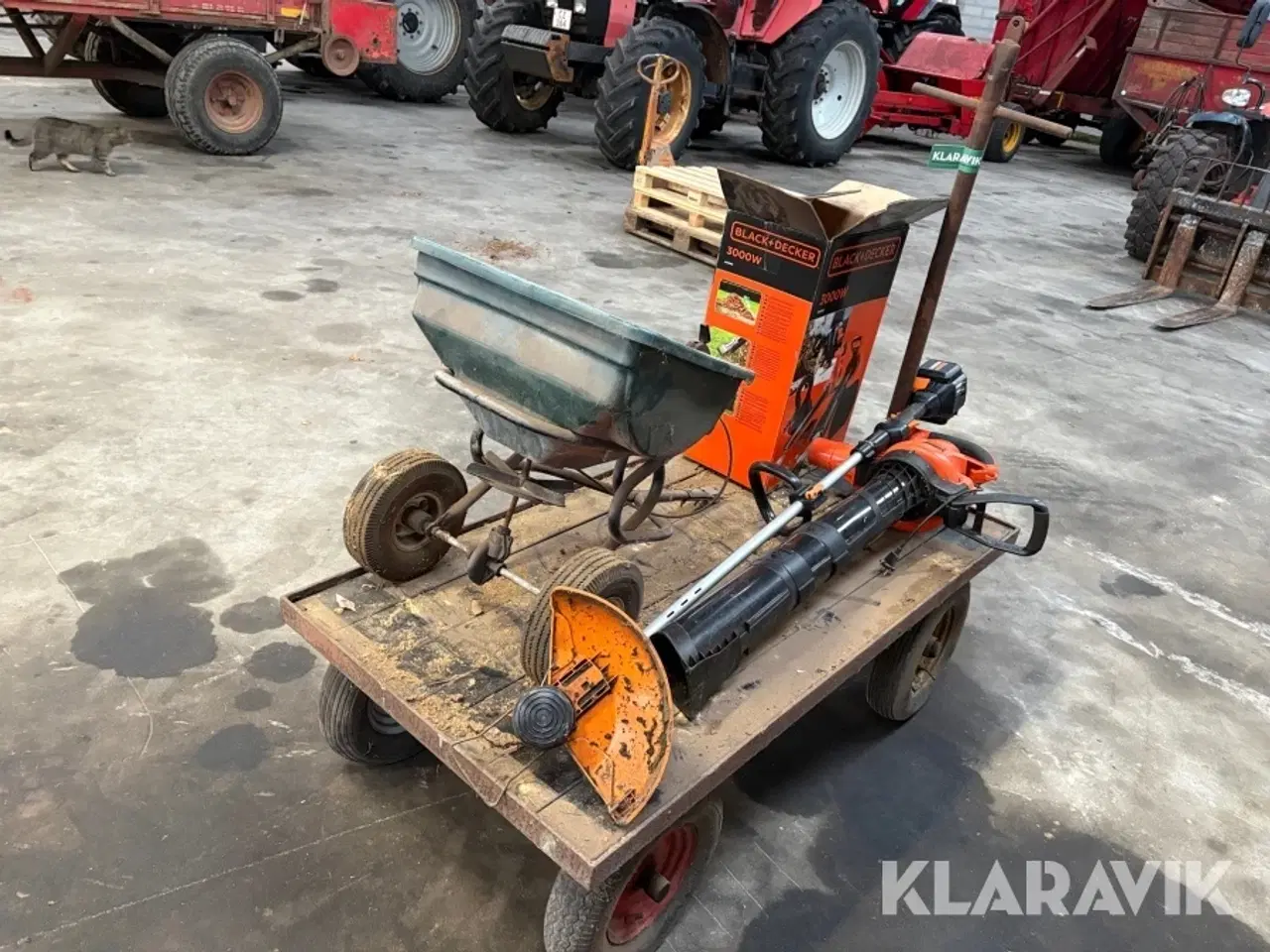 Billede 1 - Små haveredskaber og lille vogn