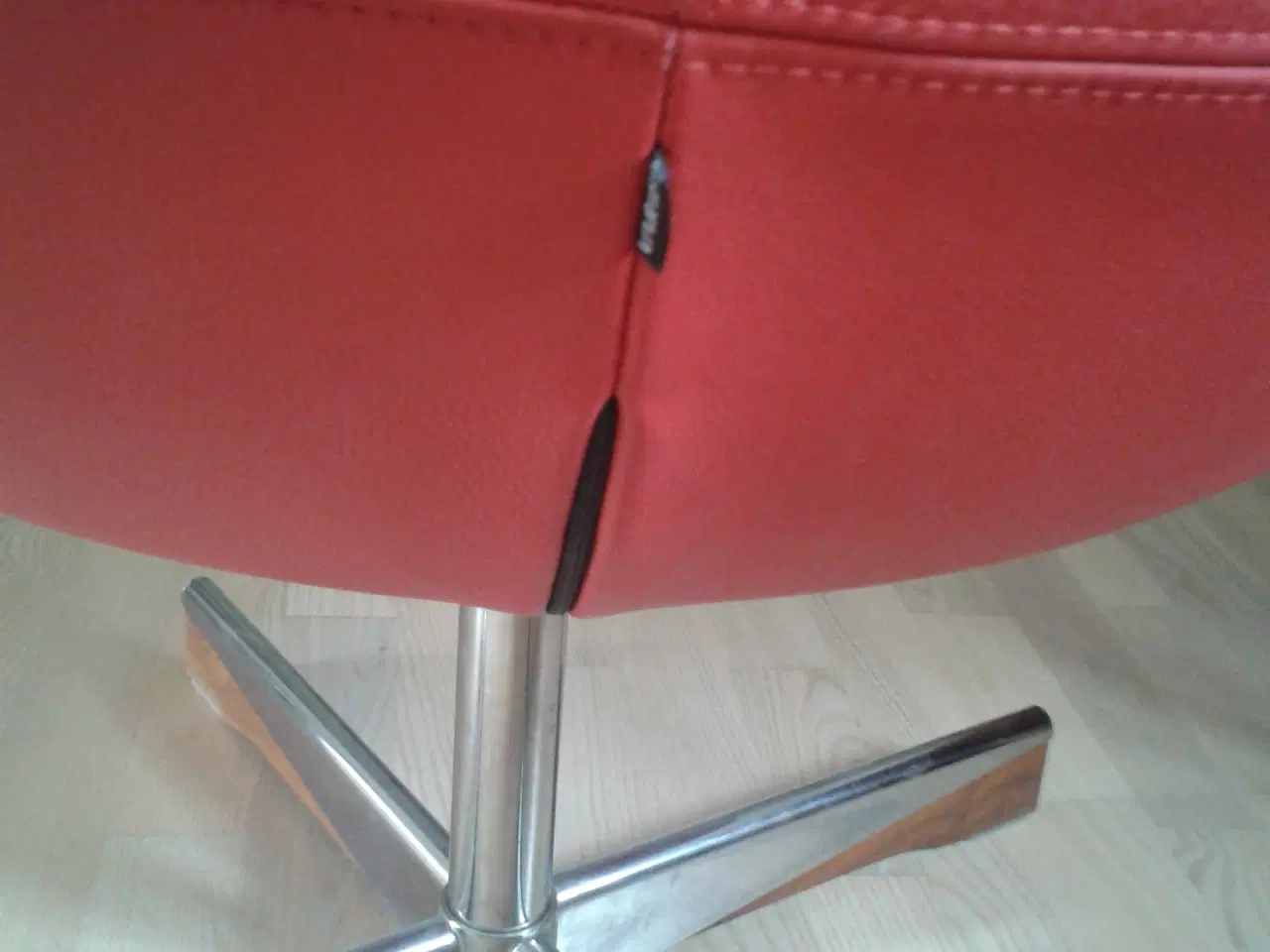 Billede 2 - FERRARI Rødt læder, PLANET lounge alufødder flyder