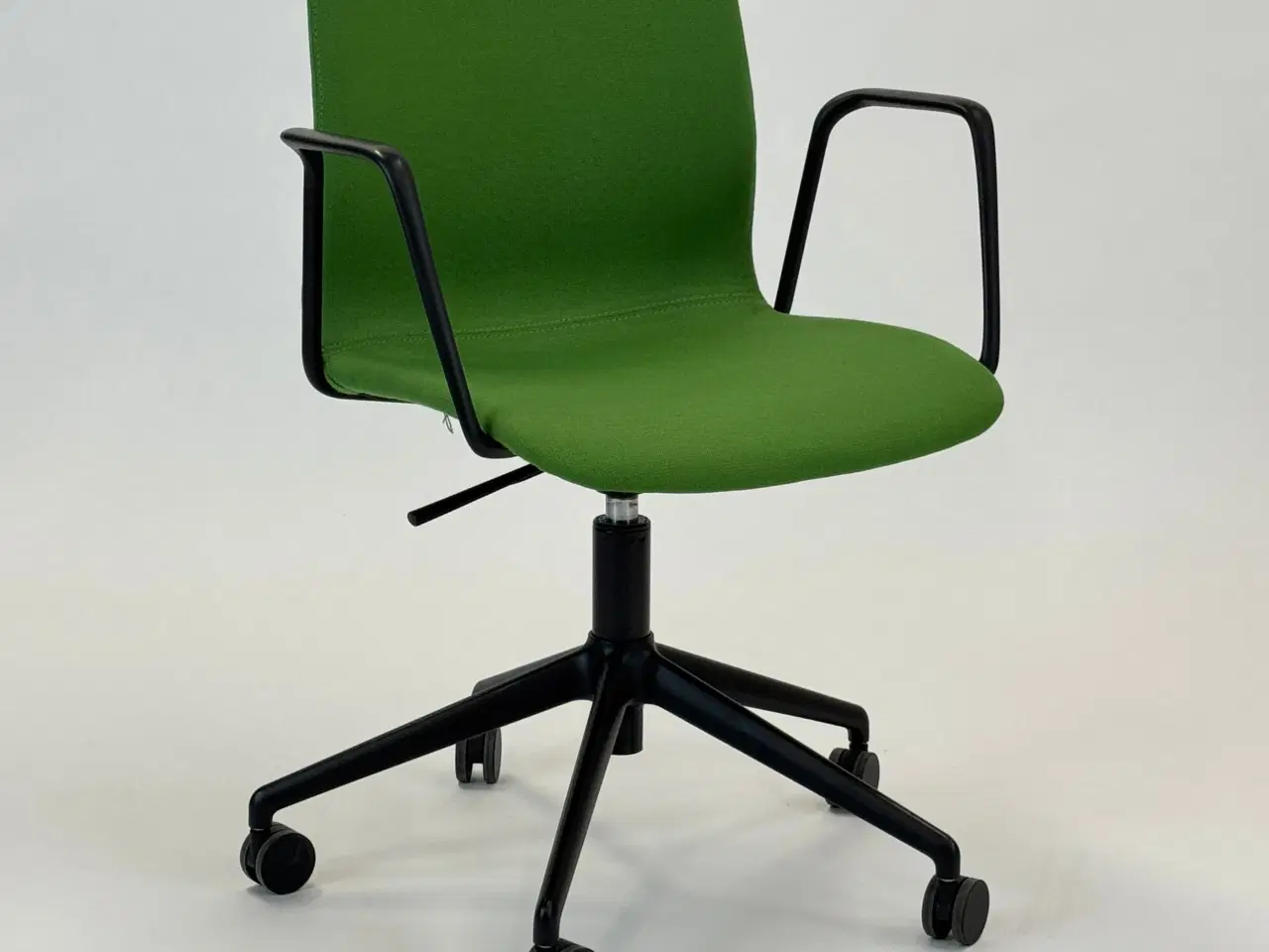 Billede 1 - Savir Design | Gate Reflect Mødestol